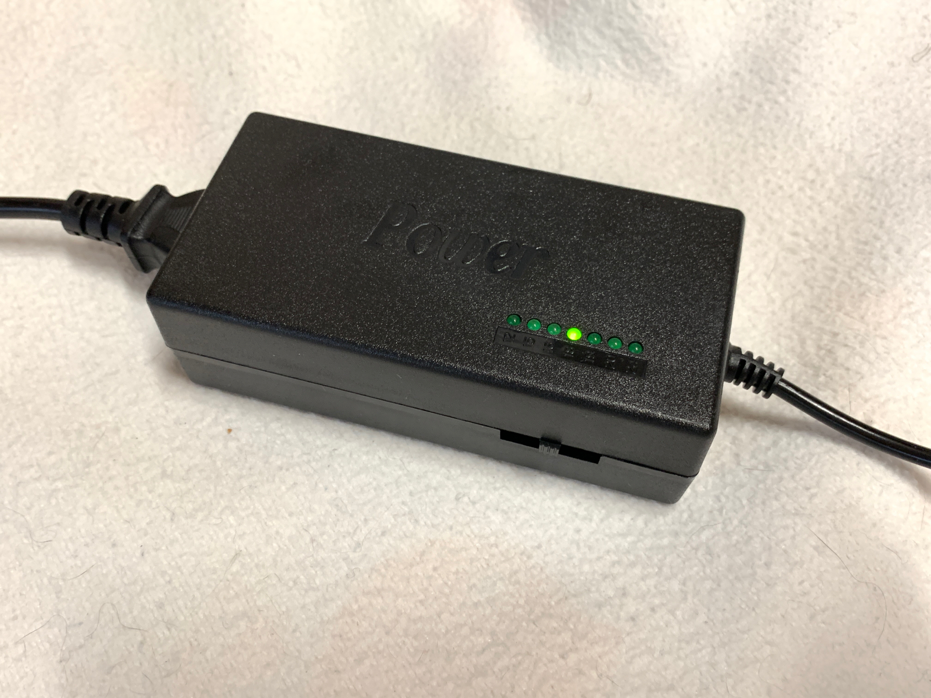 Jieoto AC100-240VミニDIYテーブルソー手動木工テーブルソー精密モデル製造テーブルソークラフトカッティングテーブルソーは電気カッティン  95％以上節約